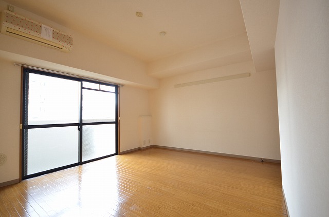 居室・リビング　別号室の写真です