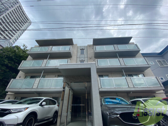 建物外観　札幌市中央区北１条西「ＩＸＩＩＩ表参道」