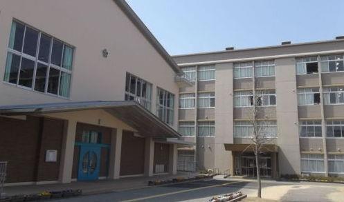 小学校　泉佐野市立第二小学校（小学校）まで550m