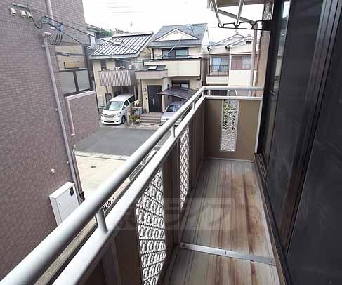 バルコニー　日当たりの良いバルコニー。