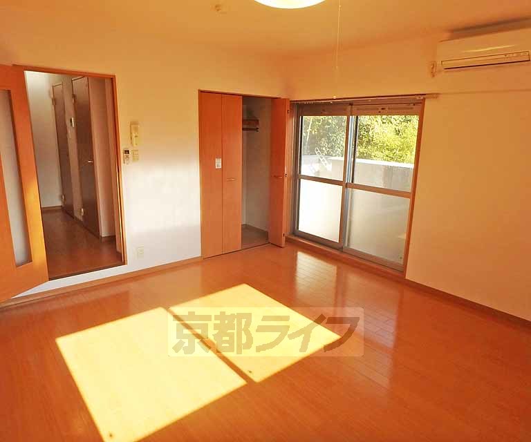 居室・リビング　日当たり良好落ち着いた雰囲気です