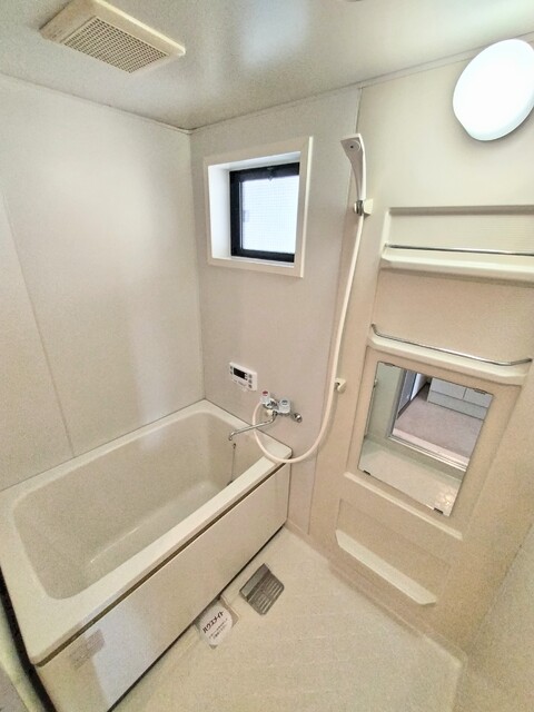 バス・シャワールーム　★★お風呂は嬉しい追焚機能付きです♪★★