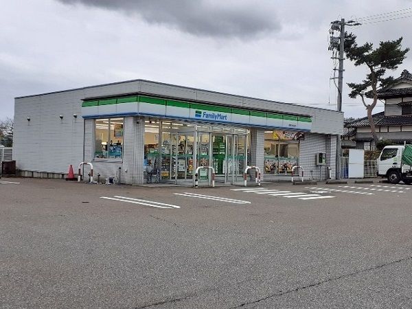 コンビニ　ファミリーマート 聖籠次第浜店（コンビニ）まで1400m