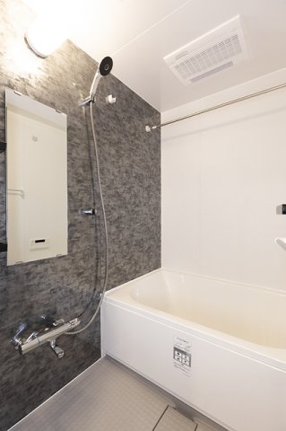 バス・シャワールーム　※写真は同タイプ住戸です。