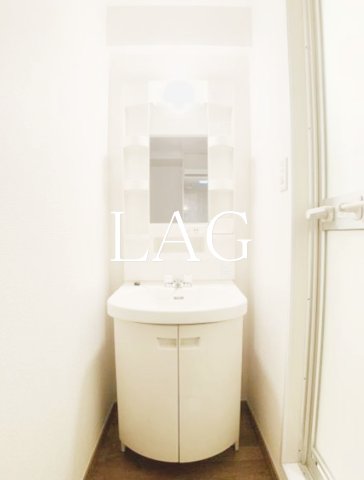 洗面設備　独立洗面台です。