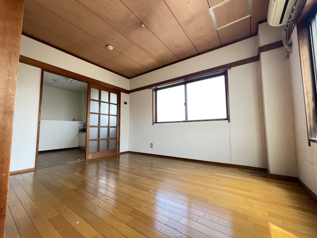 居室・リビング　別部屋参考写真です