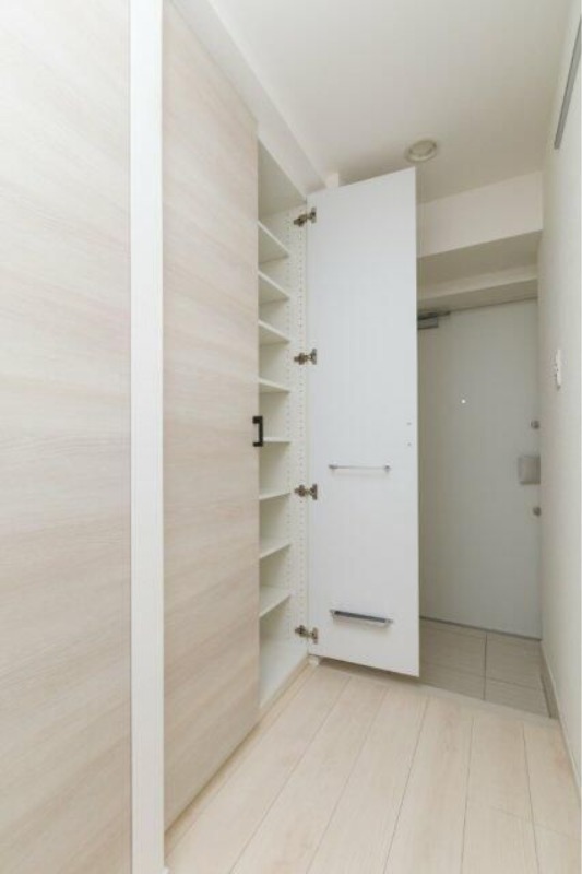 玄関　SYFORM UENO Asyl Court