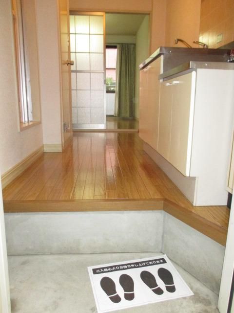 玄関　★お部屋探しは株式会社タウンハウジング東京まで★
