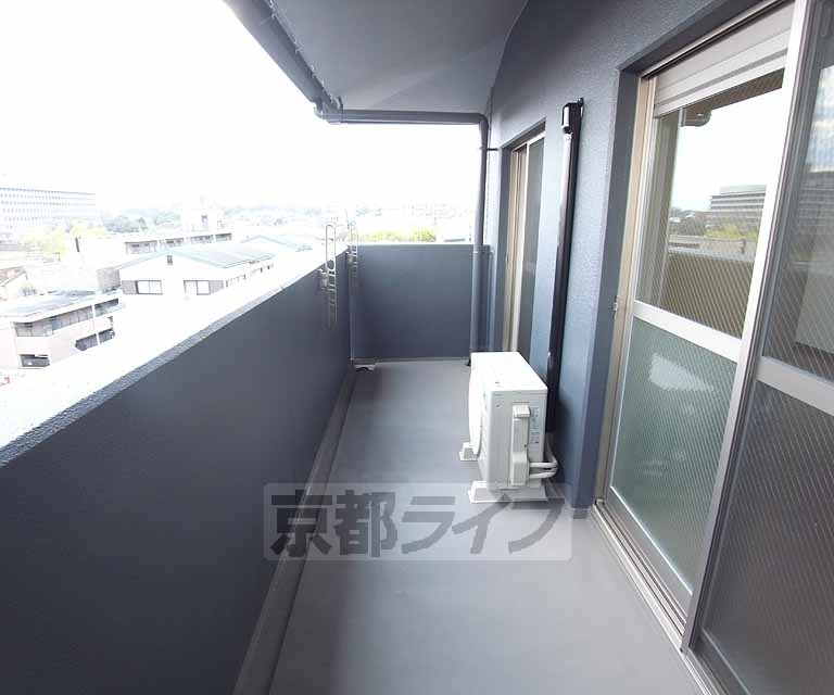 バルコニー　広いバルコニーで開放感がありますよ・