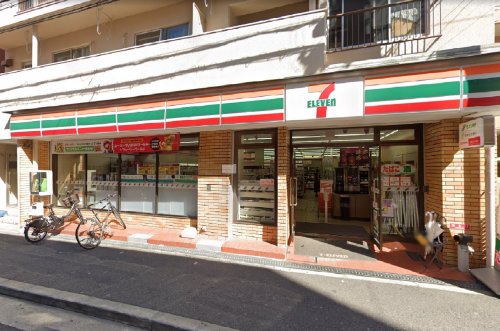 コンビニ　セブンイレブン 大阪南堀江4丁目店（コンビニ）まで78m