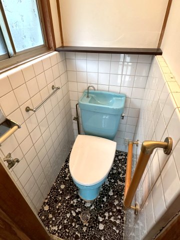 西賀茂大栗町貸家のトイレ写真