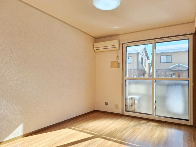 居室・リビング　洋室２