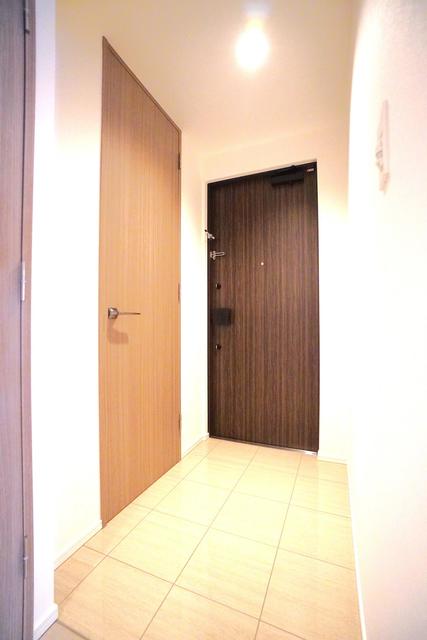 玄関　※写真は同タイプ住戸です。