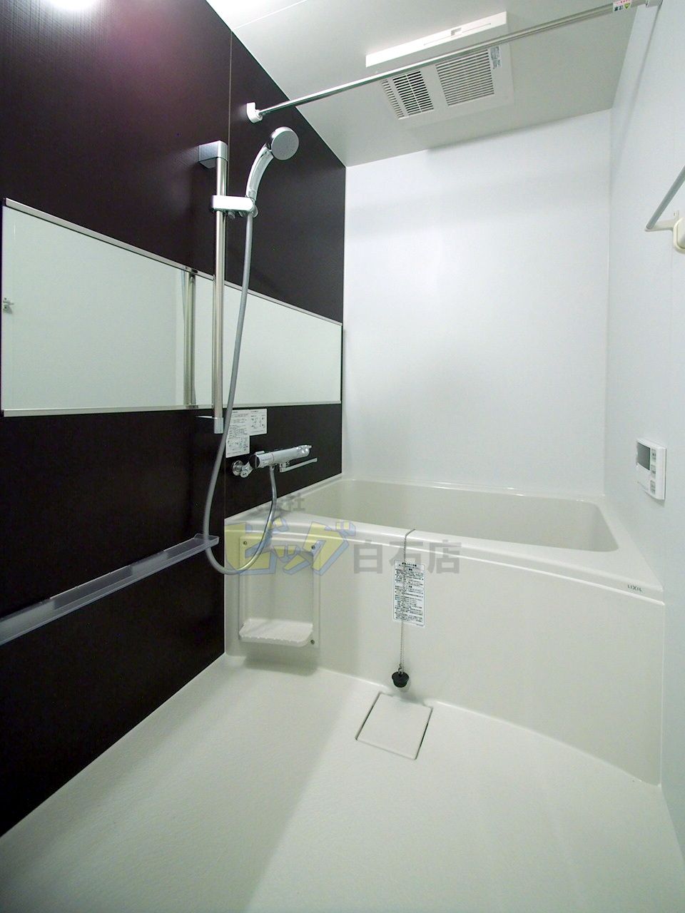 バス・シャワールーム　浴室乾燥機付きのお風呂です♪