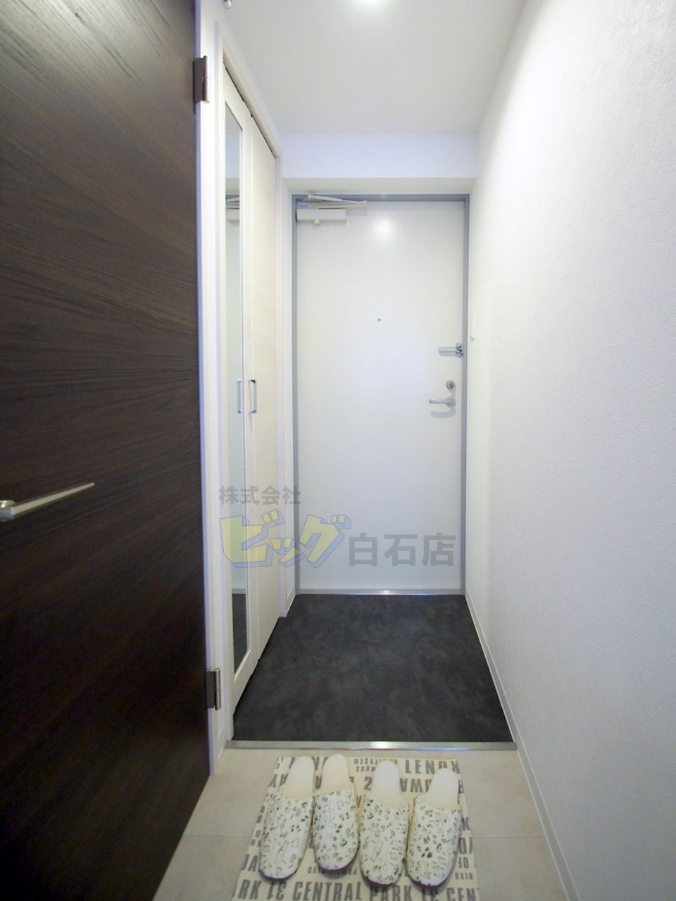 玄関　広々とした玄関です♪