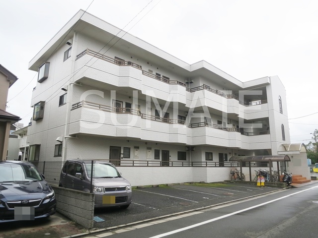 建物外観　閑静な住宅地にあるマンションです。