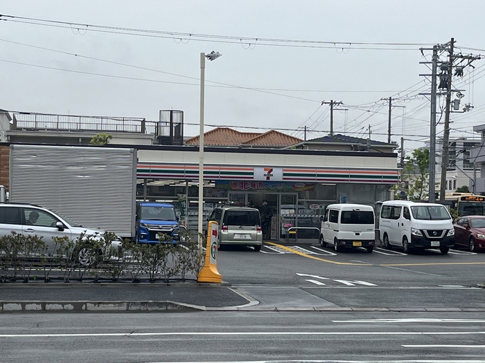 コンビニ　セブンイレブン西宮中前田町店（コンビニ）まで200m