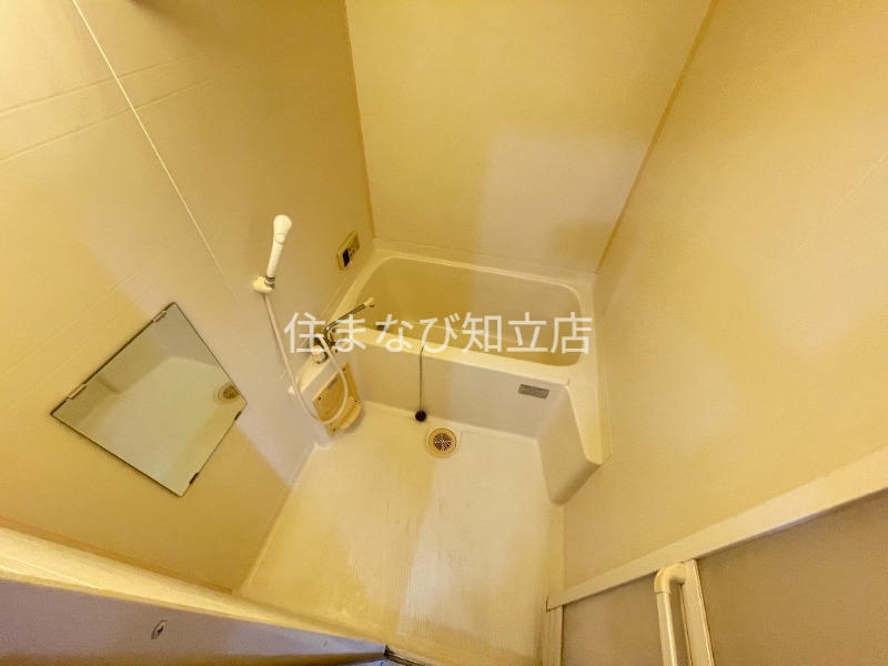 バス・シャワールーム　改装中　同型別部屋写真