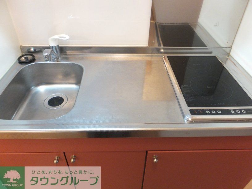 キッチン　広めのキッチン電気コンロはラジエントの２口タイプ