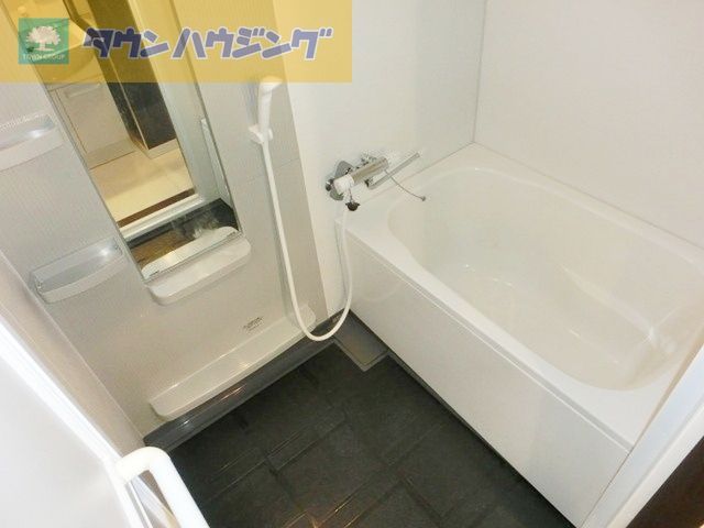 バス・シャワールーム　浴室乾燥機付バスルーム