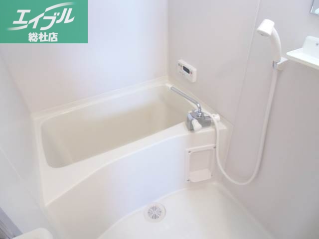 バス・シャワールーム　明るい基調のユニットバス（＾＾）／