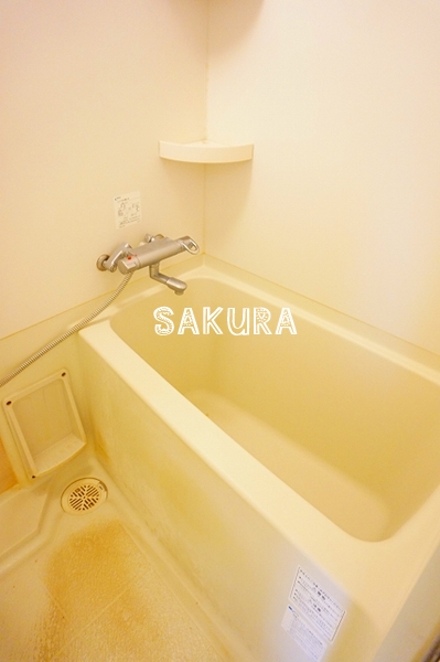 バス・シャワールーム　雨の日でも安心の浴室乾燥機付きです♪