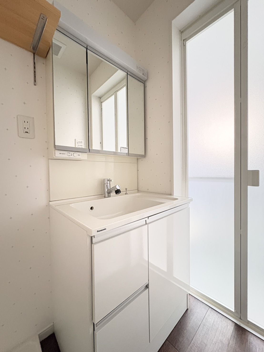 洗面設備　独立洗面台で朝の身支度もらくらく♪