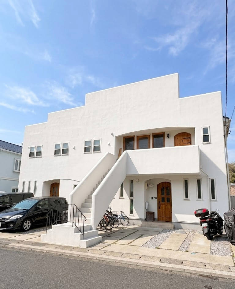 建物外観　南フランス風のこだわりの外観が特徴です♪