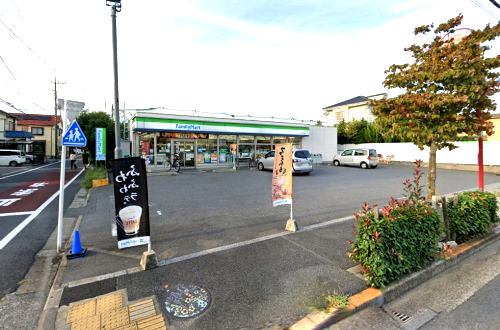 コンビニ　ファミリーマート 六木四丁目店（コンビニ）まで531m