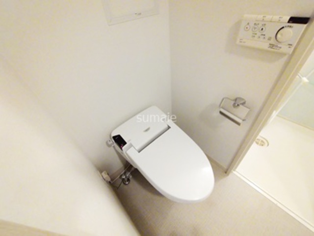 トイレ　温水洗浄付トイレです☆