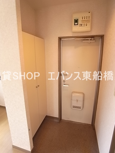 玄関　収納もある玄関です