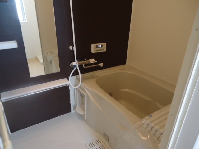 バス・シャワールーム　追焚機能付バス（イメージ）