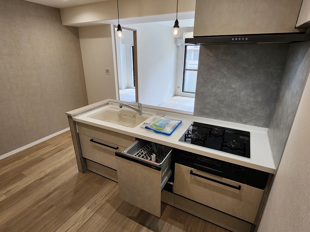 キッチン　３口システムキッチン食洗器付き