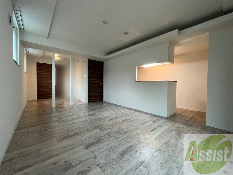 居室・リビング　広くてきれいなリビングです！快適に過ごせそうですね。