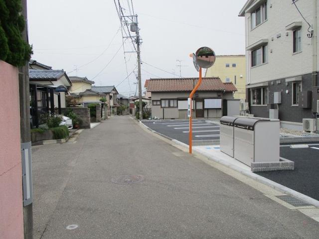その他　前面道路（その他）まで0m