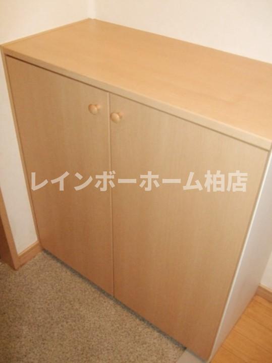 玄関　シューズボックスがあります