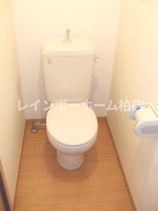 トイレ　清潔感のあるトイレです