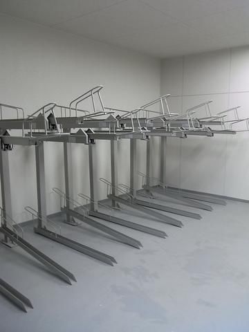 その他　屋根付きの駐輪場