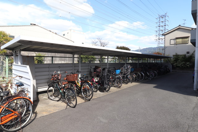 その他共有部分　屋根付き駐輪場