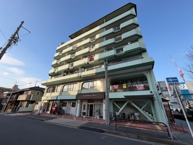 建物外観　クリーンビル