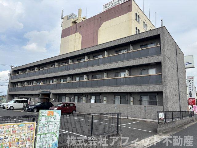 建物外観　レアンドロス・重量鉄骨造