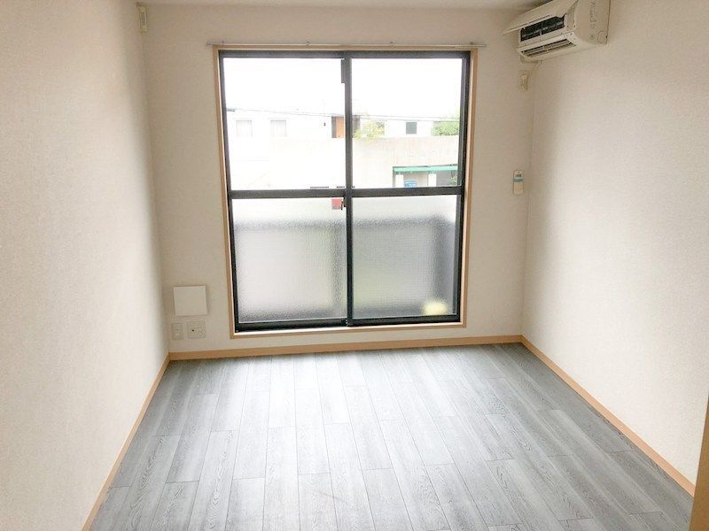 居室・リビング　別部屋参考写真となります