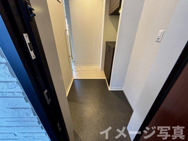 玄関　※写真は別号室