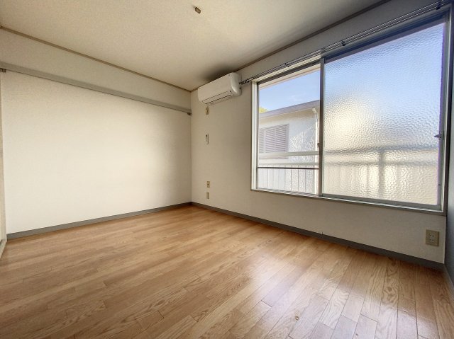 居室・リビング　※同建物ほかのお部屋の写真です。