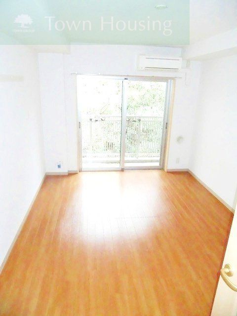 居室・リビング　広めの洋室が人気のお部屋です