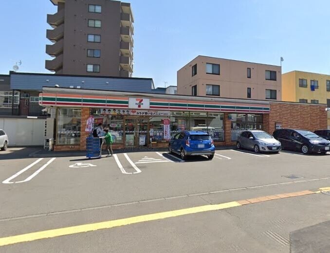 コンビニ　セブンイレブン札幌菊水3条店（コンビニ）まで422m