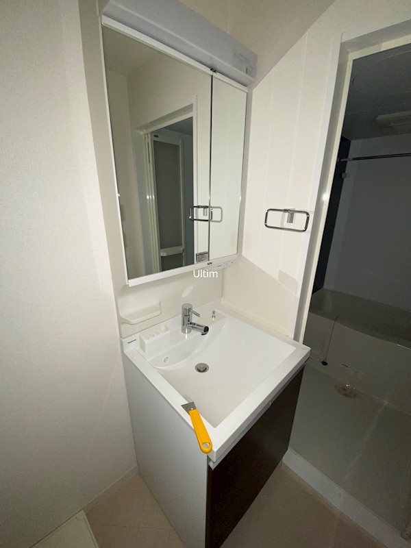 洗面設備　※同タイプの他のお部屋です