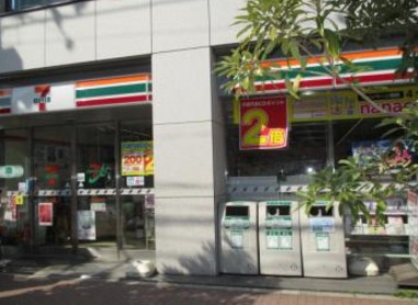 コンビニ　セブンイレブン三河島駅前店（コンビニ）まで94m