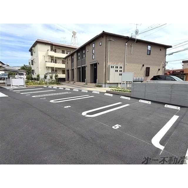 駐車場　駐車場