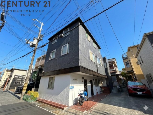 建物外観　モニター付きインターホンで安心♪